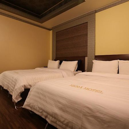 Hera Motel Daejeon Esterno foto